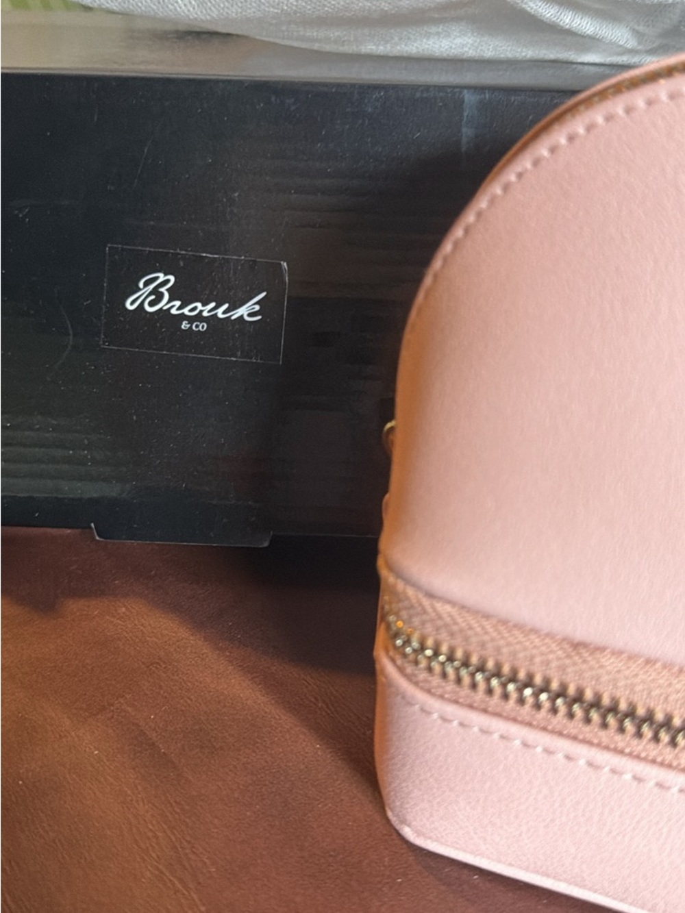 Women's Pink Zip cosmetic and jewelry bag
